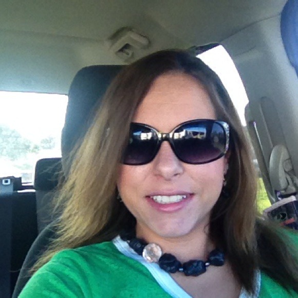 Profile Picture of Rebecca Stringer (@stringerbecca) on Poshmark