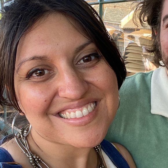 Profile Picture of Gia Larussa (@gialarussa) on Poshmark