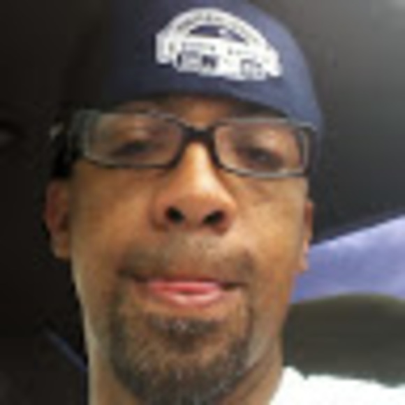 Profile Picture of Tony Bell (@tbell703) on Poshmark