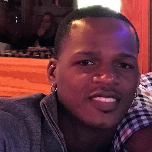 Profile Picture of Cedric Lindsey (@cedriclindsey37) on Poshmark