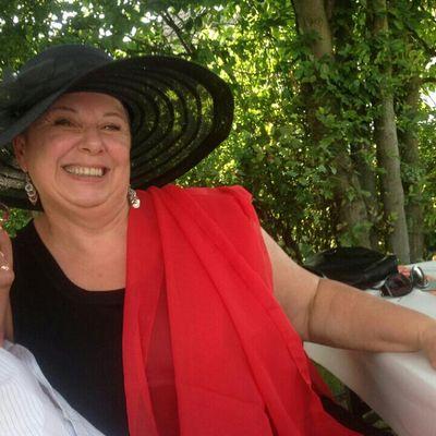 Profile Picture of Gloria Benson (@55ee2beb0fb74ea) on Twitter