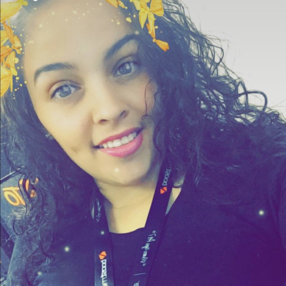 Profile Picture of Celinez Rogriguez (@celinez0819) on Poshmark