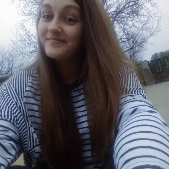 Profile Picture of Dena Nesbit (@denanes) on Poshmark