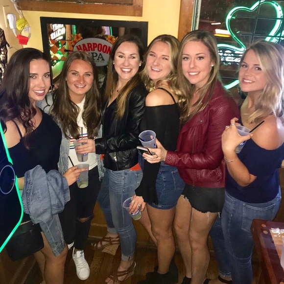 Profile Picture of Aisling Smith (@aislingsmith) on Poshmark