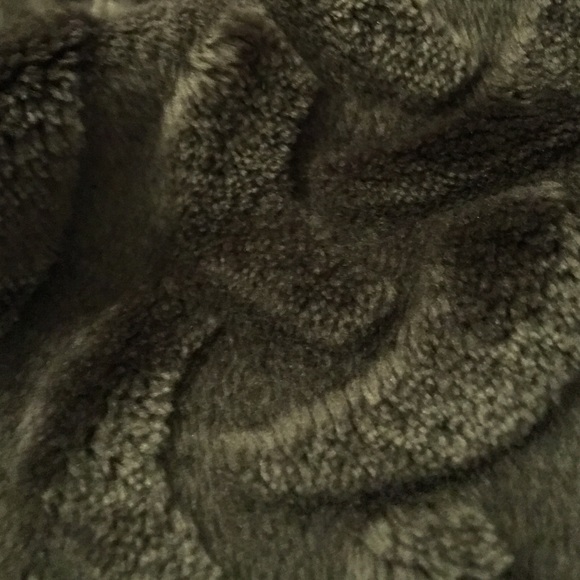 Profile Picture of Lorena Qorri (@lorenaq) on Poshmark