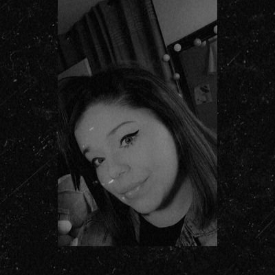 Profile Picture of Julia Grenier (@JuliaGrenier3) on Twitter