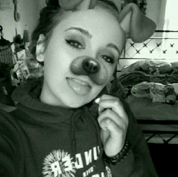Profile Picture of Jordyn Keller (@jordynkeller15) on Poshmark