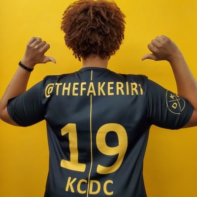 Profile Picture of RI Dixon (@TheFakeRiRi) on Twitter