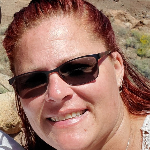 Profile Picture of Dawn Huff (@dawnhuff34) on Poshmark