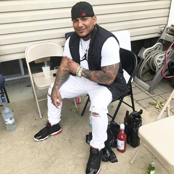 Profile Picture of Rafael Carela (@ayen_26) on Poshmark