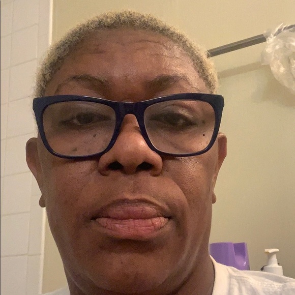 Profile Picture of Claudette Wright (@claudettewright) on Poshmark
