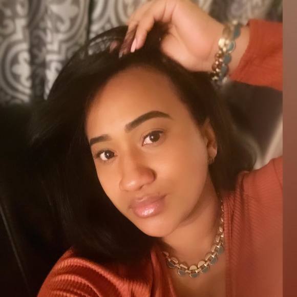 Profile Picture of Michell Lopez (@michelllopez41) on Poshmark