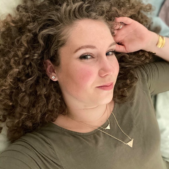 Profile Picture of Kierstin Mortensen (@hitorishome) on Poshmark