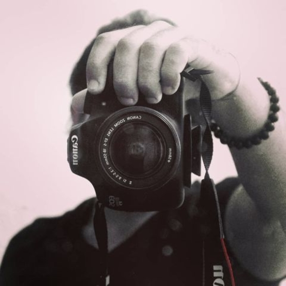 Profile Picture of Oddi Ava (@oddiava) on Poshmark