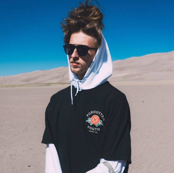 Profile Picture of Kevin Fusco (@fozzywigg) on Poshmark