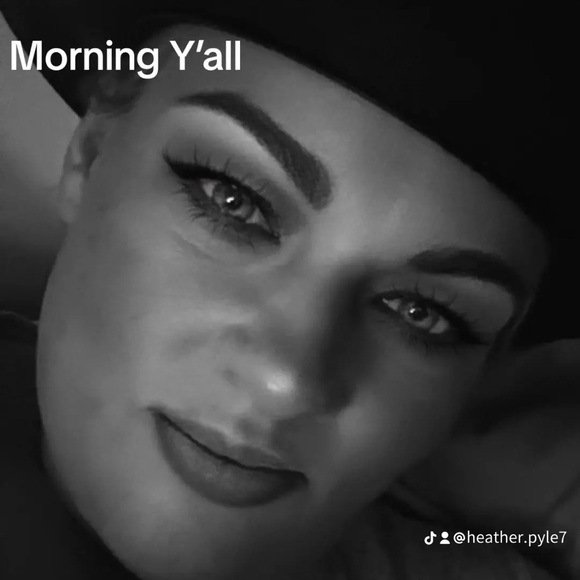 Profile Picture of Heather Pyle (@ladybugs04) on Poshmark