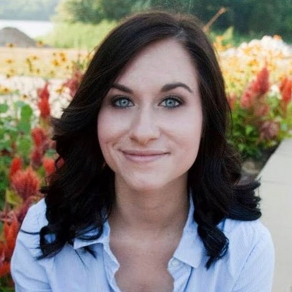 Profile Picture of Angie Margetich (@angiemargetich) on Poshmark