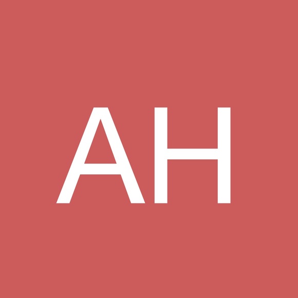 Profile Picture of Andrea Hansen (@adawnwilliams20) on Poshmark