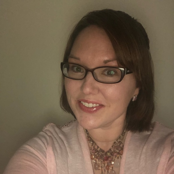 Profile Picture of Cassandra Overstreet miciak (@scrubdog12) on Poshmark