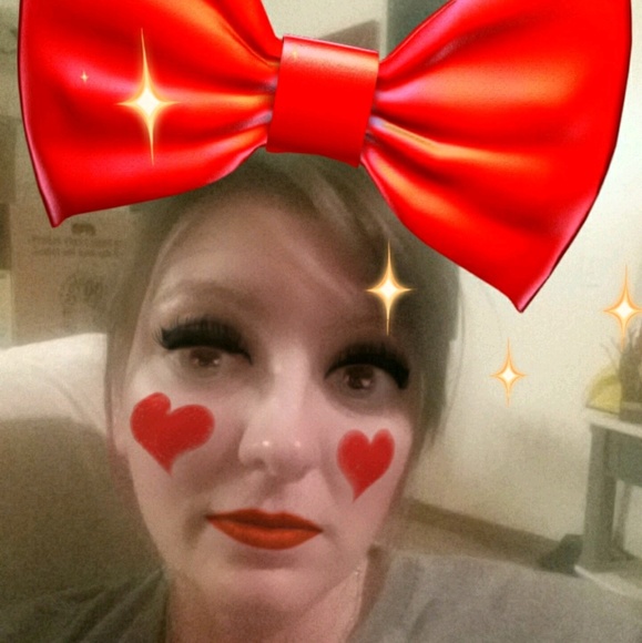 Profile Picture of Alisa Litzenberg (@mrslitz15) on Poshmark
