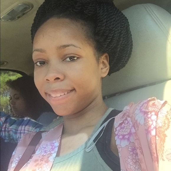 Destiny Wicks - Poshmark Profile Picture of Destiny Wicks (@laren12) on Poshmark