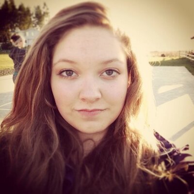 Profile Picture of Gwen (@ginnyharper456) on Twitter