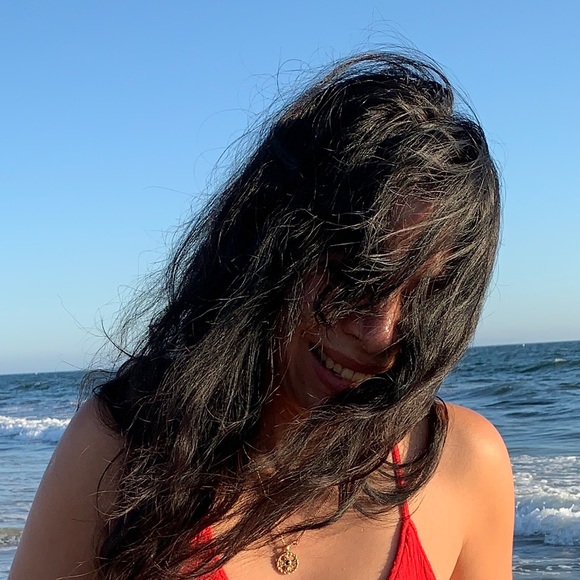 Profile Picture of Yasmine Surovec (@haurovec) on Poshmark