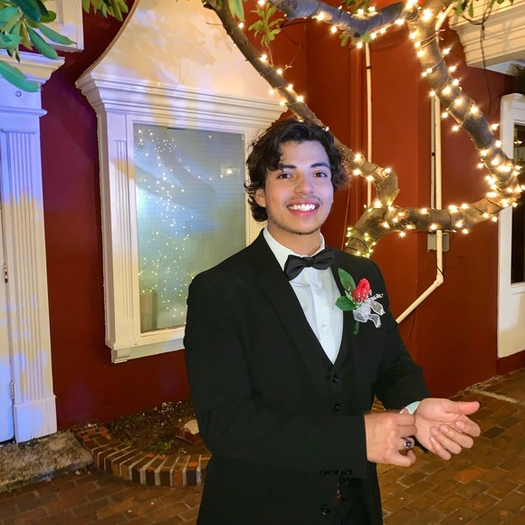 Profile Picture of Estefan Resendez (@eresendez1122) on Poshmark