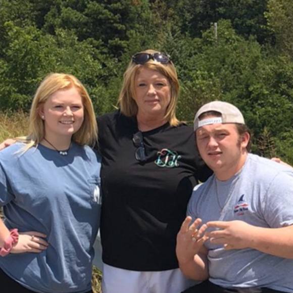 Profile Picture of Teri Troxler (@troxter28) on Poshmark