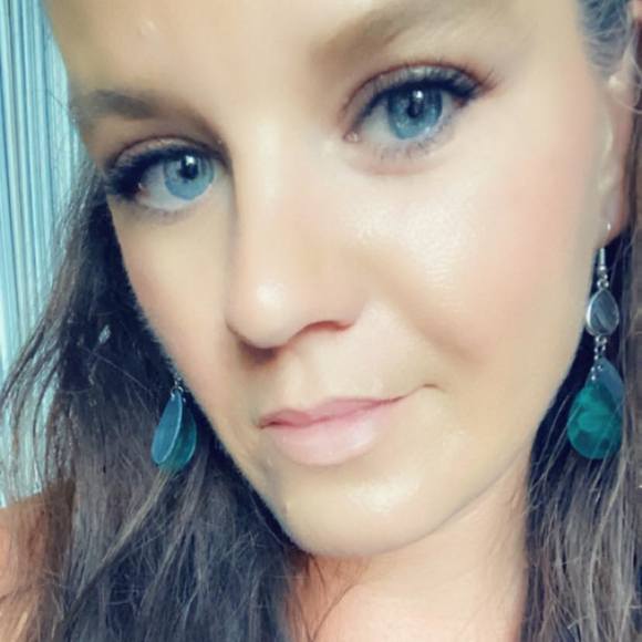 Profile Picture of Kandice Thomas (@cjs1nonly) on Poshmark