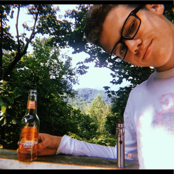 Profile Picture of Kevin Heinzman (@lynkonlawgs) on Poshmark