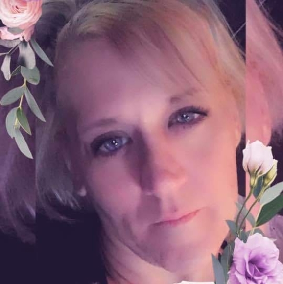 Profile Picture of Carrie Reese (@carebeareese78) on Poshmark