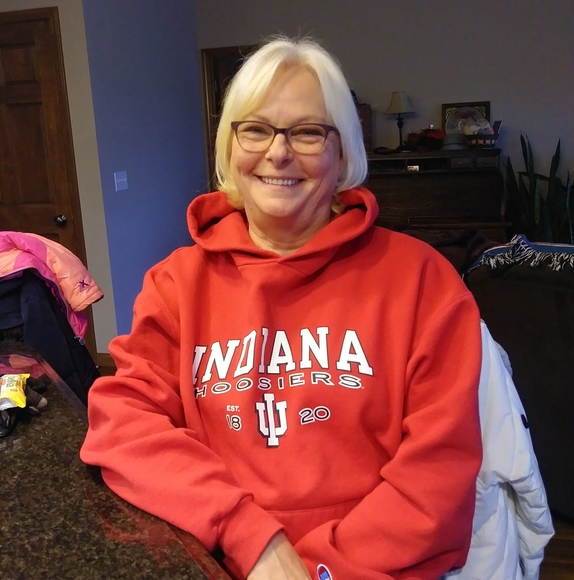 Profile Picture of Tina Schaefer (@tinaschaefer83) on Poshmark