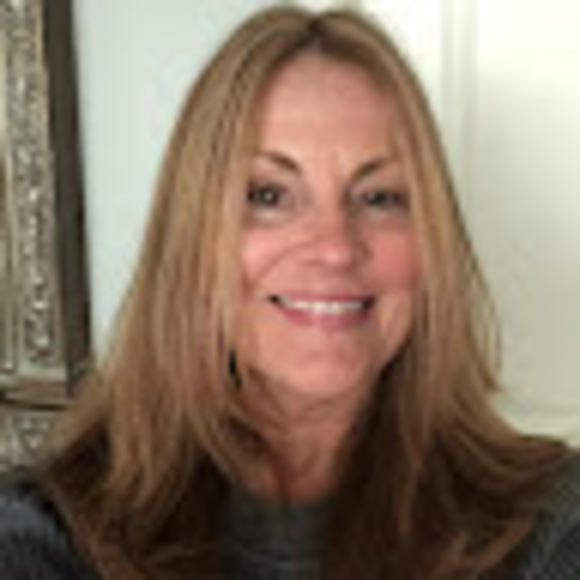 Profile Picture of Valerie Polsinelli (@v_polsinelli) on Poshmark