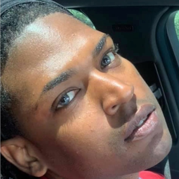 Profile Picture of Allen Murphy (@starburst88) on Poshmark