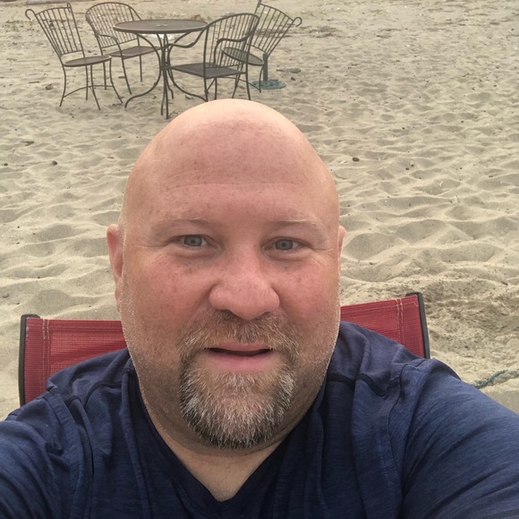 Profile Picture of Brett Deuschle (@brettdeuschle) on Poshmark