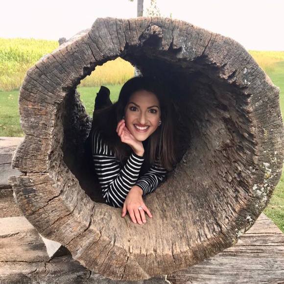 Profile Picture of Katelyn Doering (@katelyn_marian) on Poshmark
