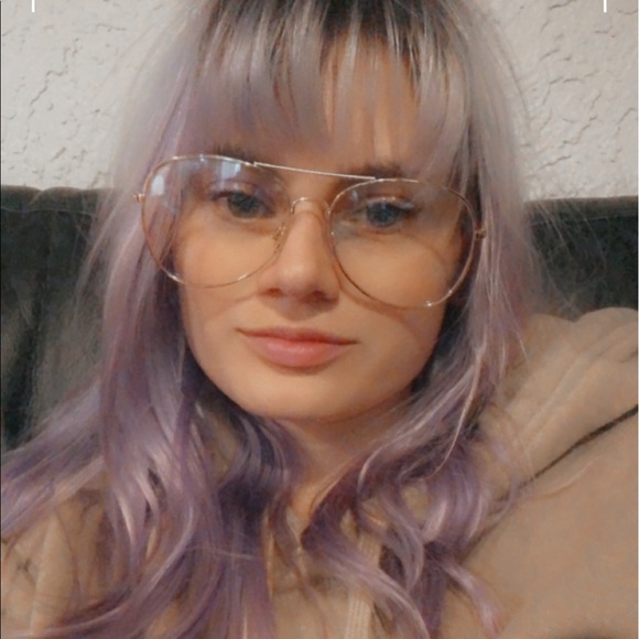 Profile Picture of Morgan Kieschnick (@mkieschnick) on Poshmark