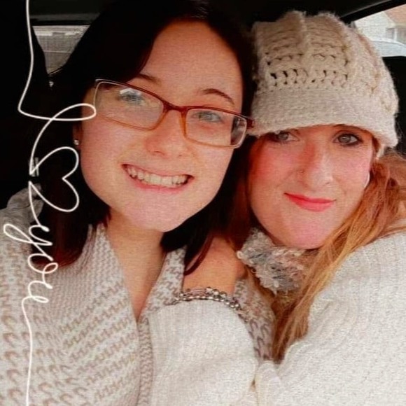 Profile Picture of Deanna Crawford (@acoustics75) on Poshmark