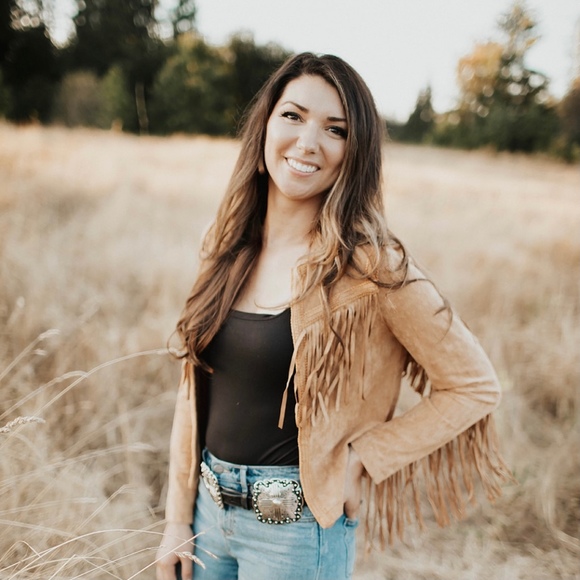 Profile Picture of Shelby Pitzel (@shelbypitzel) on Poshmark