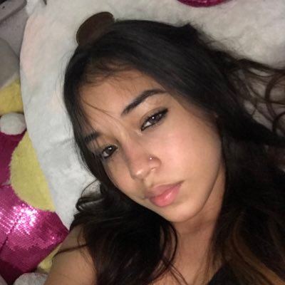 Profile Picture of Isabella Alvarez (@Isabell48027299) on Twitter