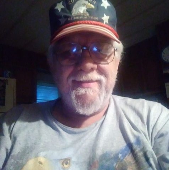 Profile Picture of Dave Hubbard (@davehubbard3707) on Poshmark