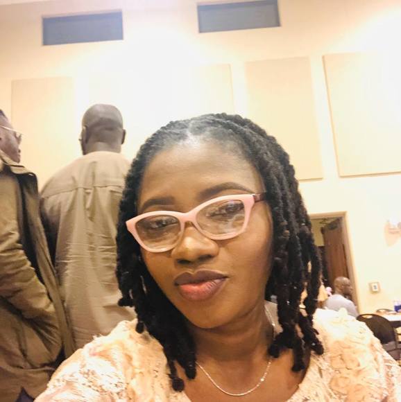 Profile Picture of Fayemi Deborah (@oyincomb) on Poshmark