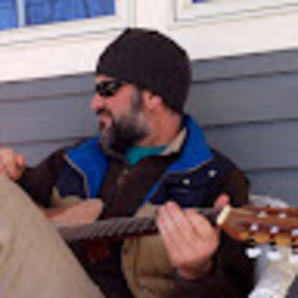 Profile Picture of Steve Berg (@bergsamore) on Poshmark