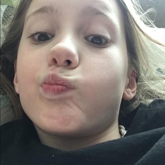 Profile Picture of Kim Poulin (@kimpoulin164) on Poshmark
