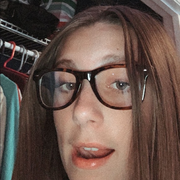 Profile Picture of Gabby Otoole (@gabby_890) on Poshmark