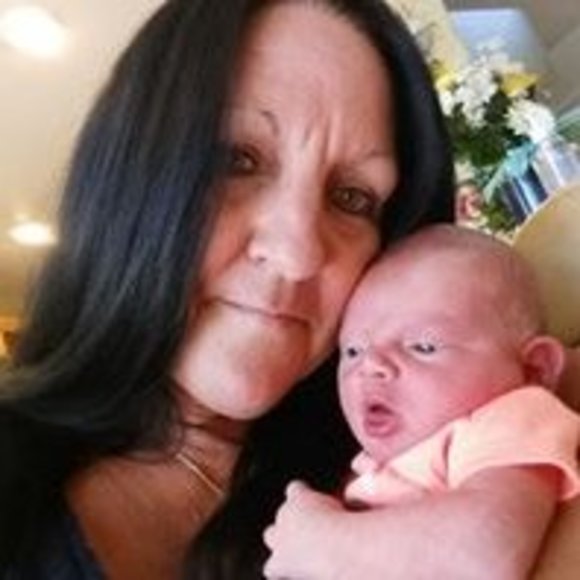 Profile Picture of Linda Verhoeven (@gizmo9452001) on Poshmark