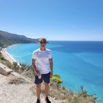 Profile Picture of Robert Farrell (@robertmfarrell) on Instagram