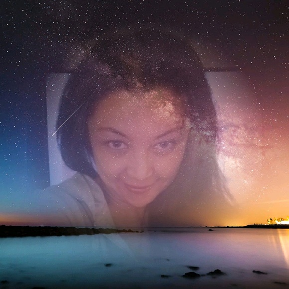 Profile Picture of Annelyn Ritchie (@annahlynn) on Poshmark