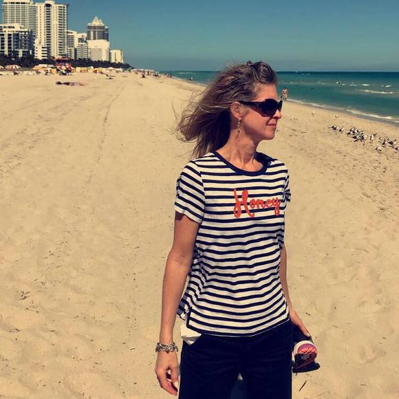 Profile Picture of Jennifer Abuhoff (@jenabuhoff) on Poshmark